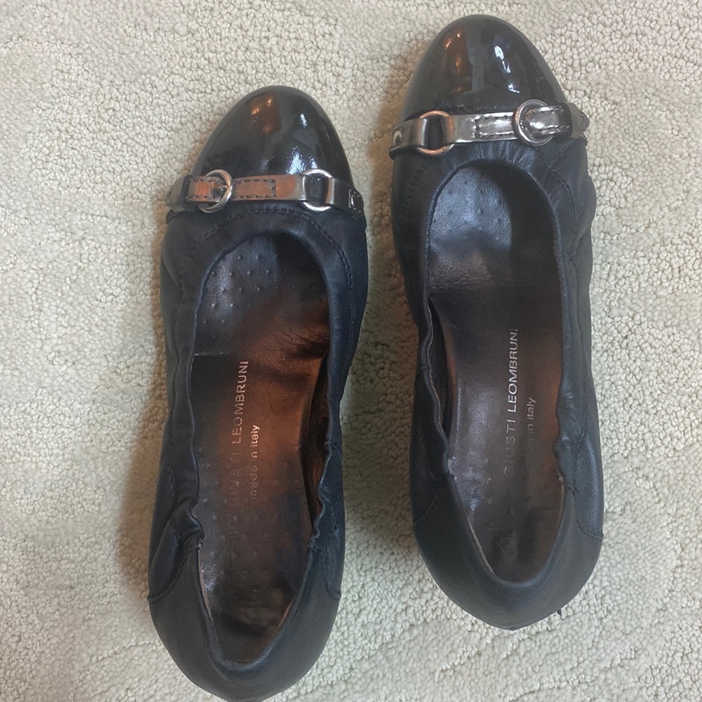 AGL Pumps Size 6 Black Leather with Patent Leather Toe. Made in Italy